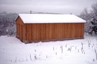 Hangar agricole bois neige montagne